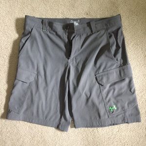 Men's size 36 Under Armour Fishing Shorts